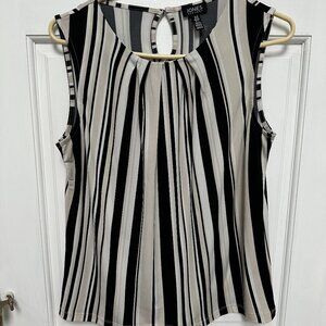 Perfect work or play Jones New York top, size m